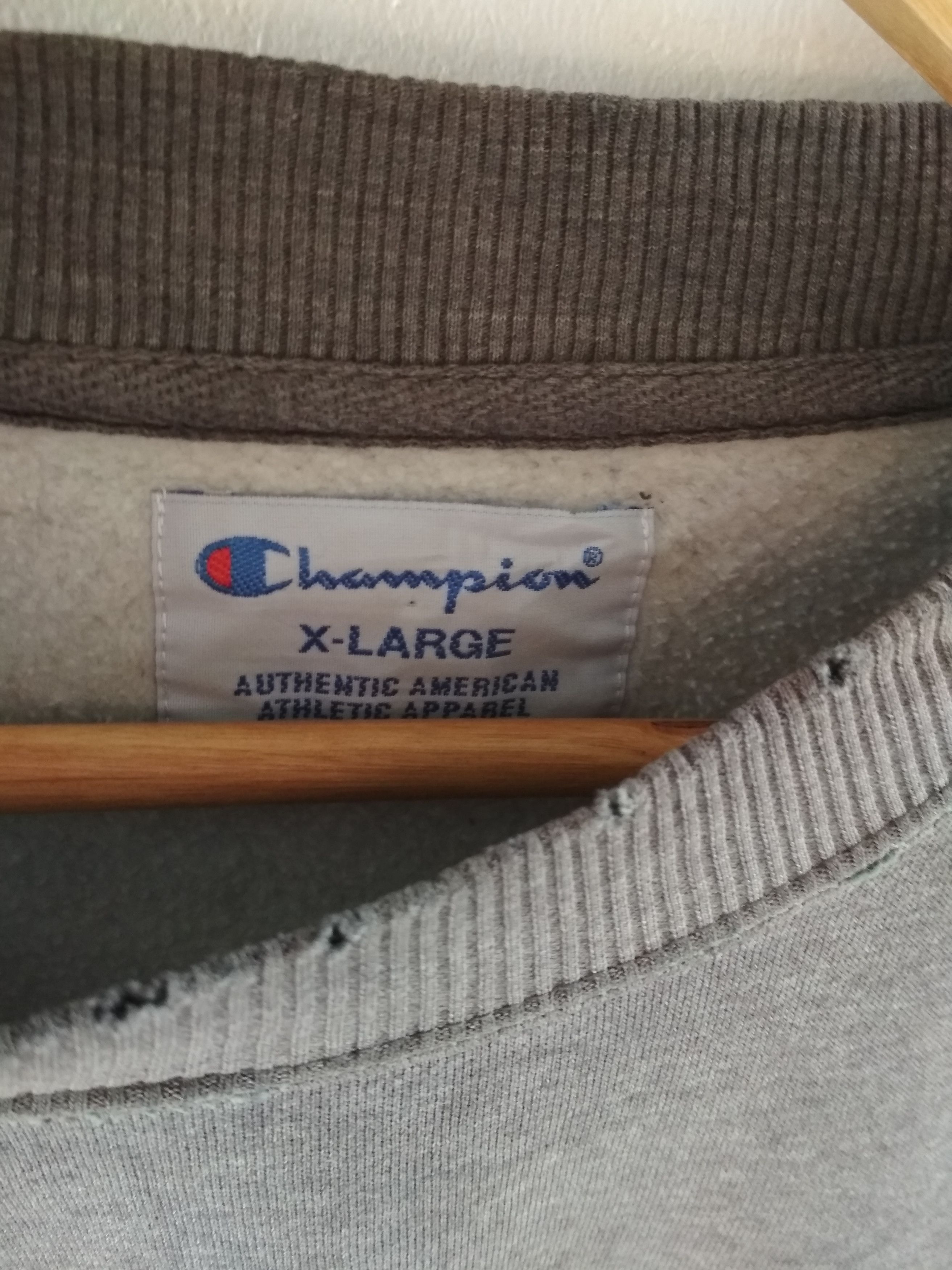 Champion VINTAGE CHAMPION SMALL EMBROIDERY LOGO SWEATSHIRT Size US XL / EU 56 / 4 - 4 Thumbnail
