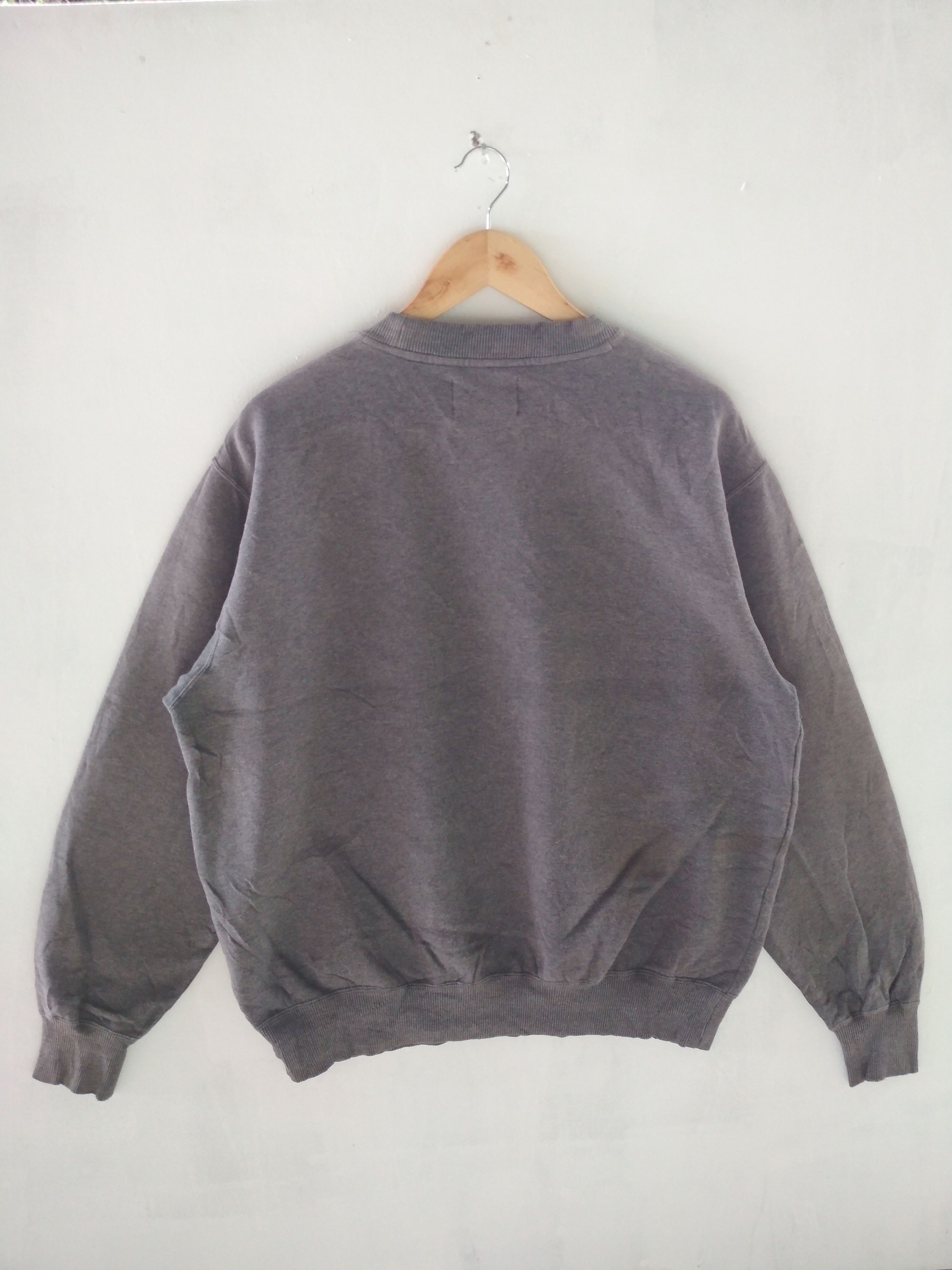 Champion VINTAGE CHAMPION SMALL EMBROIDERY LOGO SWEATSHIRT Size US XL / EU 56 / 4 - 7 Thumbnail