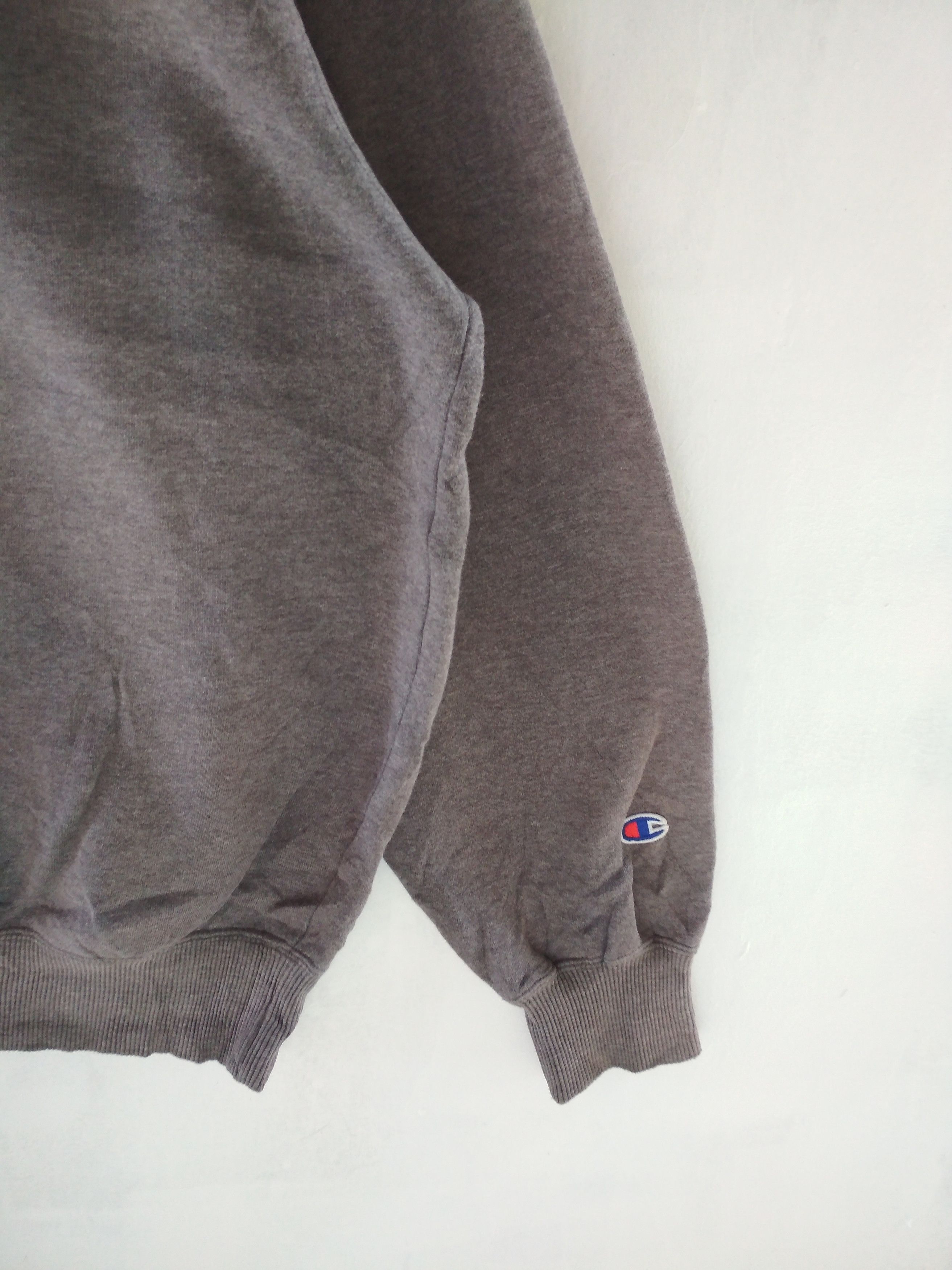Champion VINTAGE CHAMPION SMALL EMBROIDERY LOGO SWEATSHIRT Size US XL / EU 56 / 4 - 2 Thumbnail