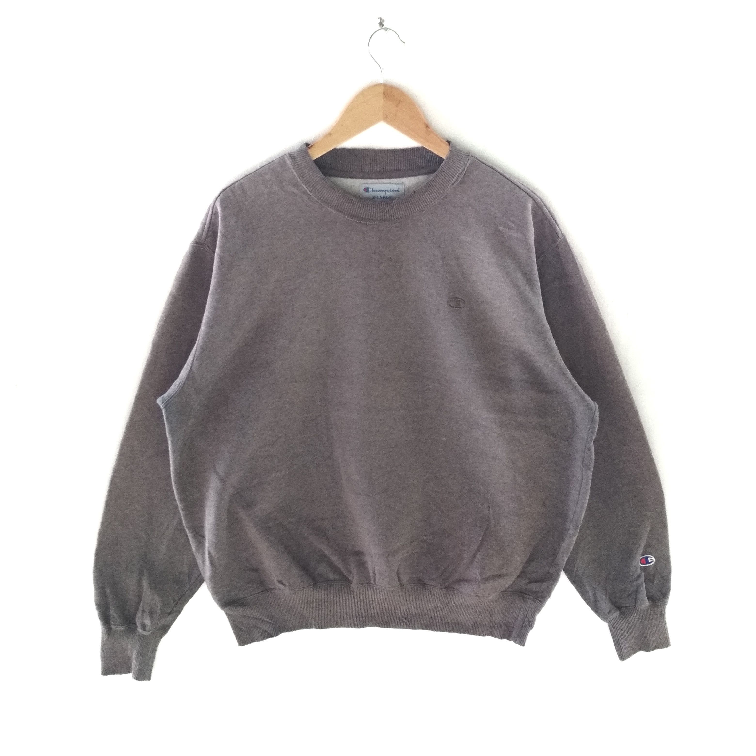 Champion VINTAGE CHAMPION SMALL EMBROIDERY LOGO SWEATSHIRT Size US XL / EU 56 / 4 - 1 Thumbnail