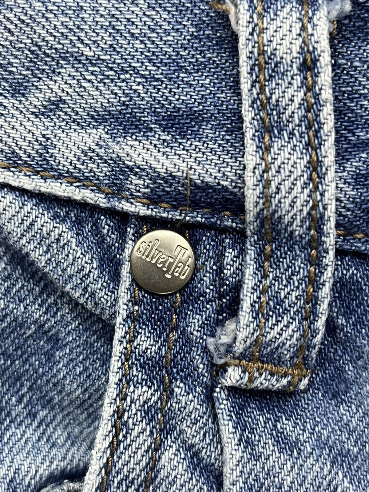 Levi's Vintage Clothing 🔥RARE🔥Vintage LEVI’S SILVER TAB BAGGY PLEATED Jeans Size US 37 - 8 Thumbnail
