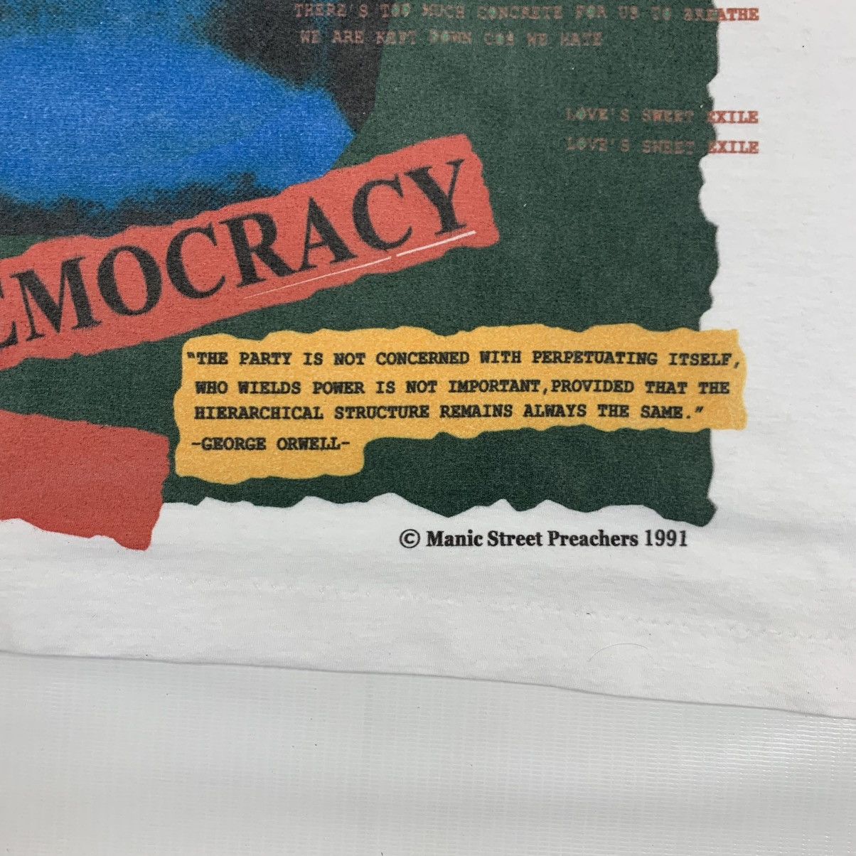 Band Tees Vintage 1991 Manic Street Preachers Democracy Coma Song Size US L / EU 52-54 / 3 - 6 Thumbnail