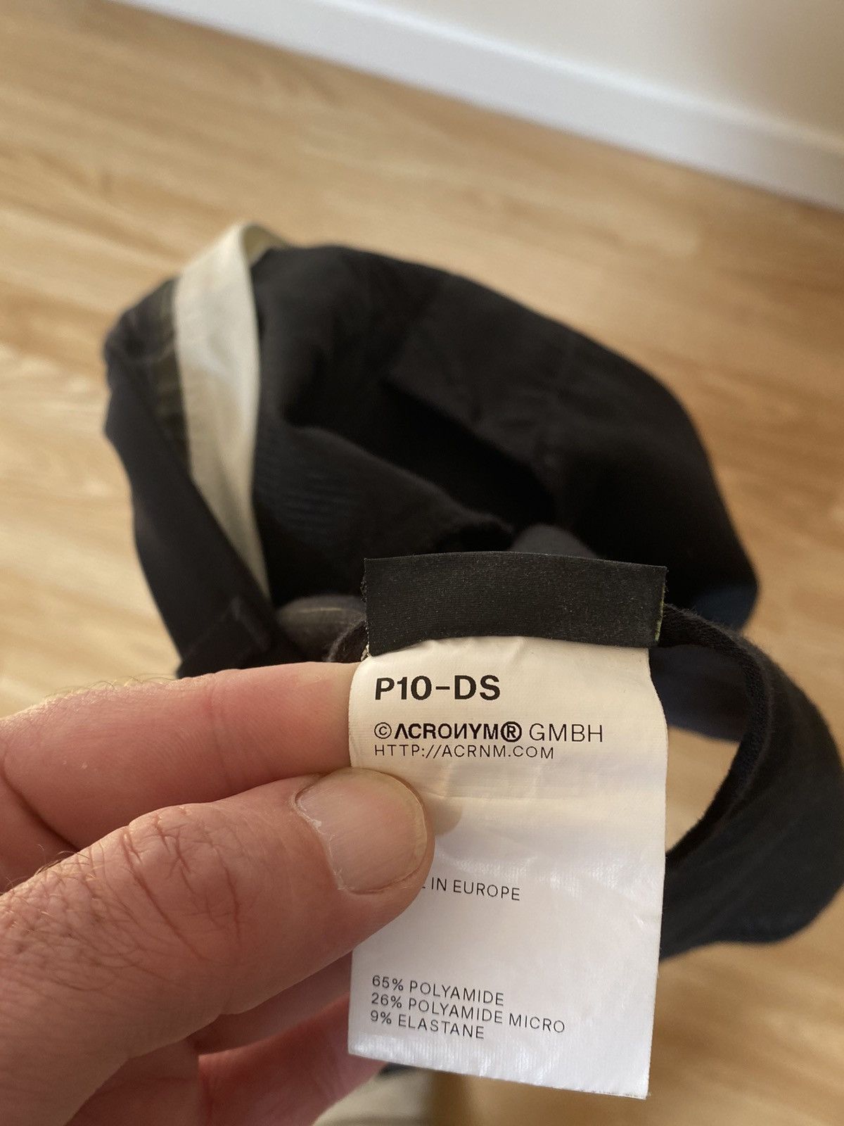 Acronym Acronym P10-DS Size US 34 / EU 50 - 4 Thumbnail