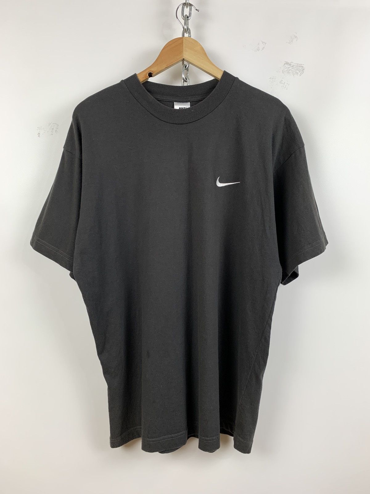 Nike 90s Vintage Nike Mini Swoosh Grey T-Shirt Size US L / EU 52-54 / 3 - 1 Thumbnail