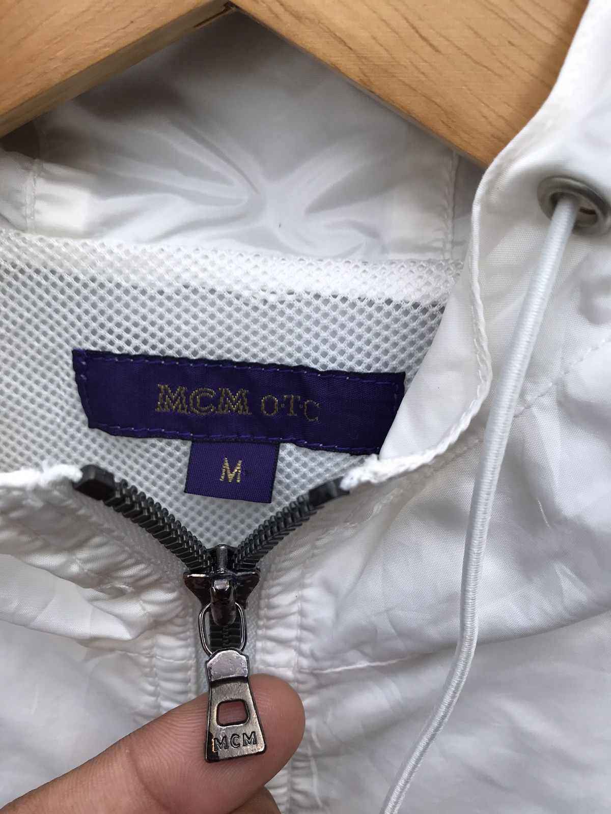 MCM Vintage MCM Otc Women Windbreaker Hoodie MCM Light Jacket Size M / US 6-8 / IT 42-44 - 2 Thumbnail