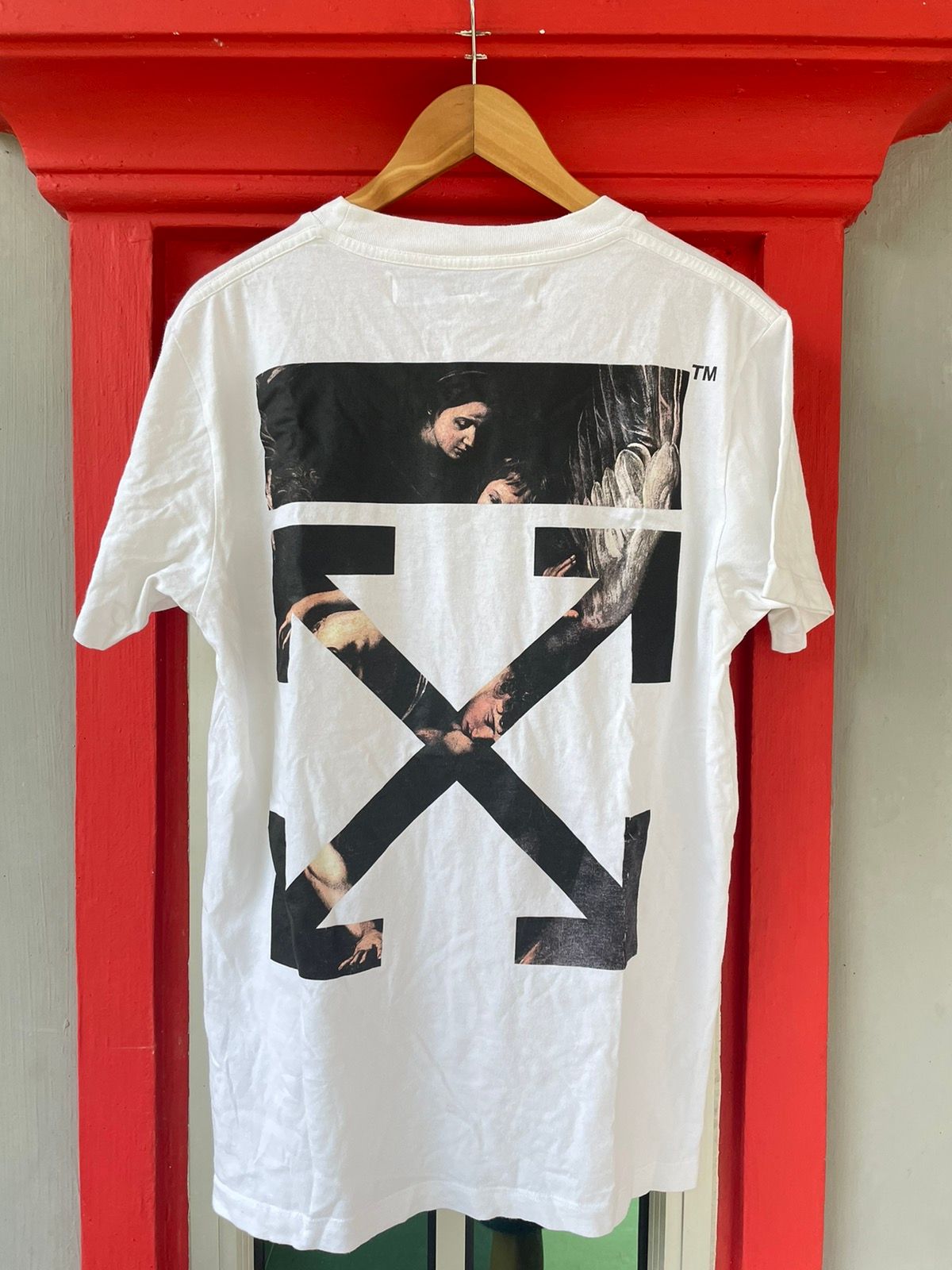 Suradam leksikon Folkeskole Off-White Off-White Arrow Caravaggio T-Shirt | Grailed