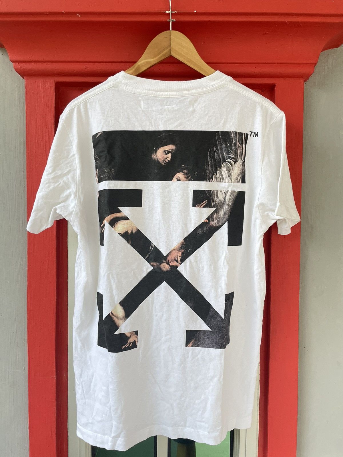 Suradam leksikon Folkeskole Off-White Off-White Arrow Caravaggio T-Shirt | Grailed