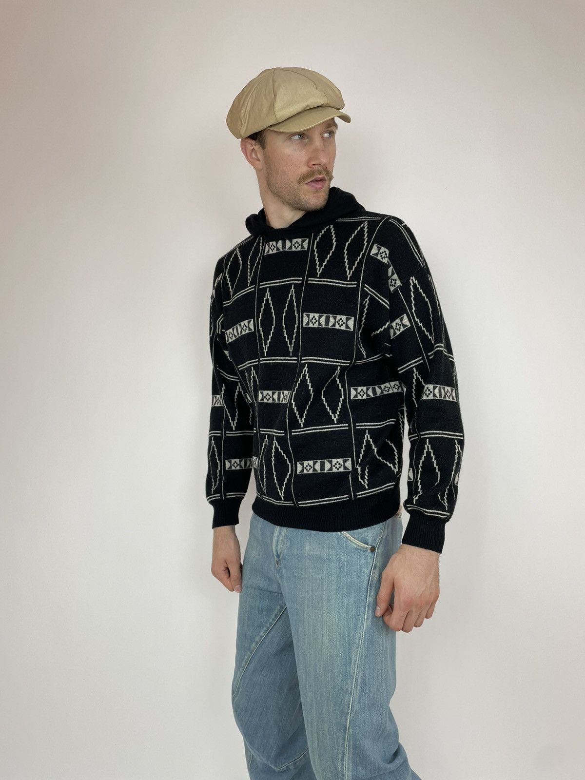 Vintage GIUNGO UOMO Vintage wool hooded sweater size 52 Size US L / EU 52-54 / 3 - 8 Thumbnail