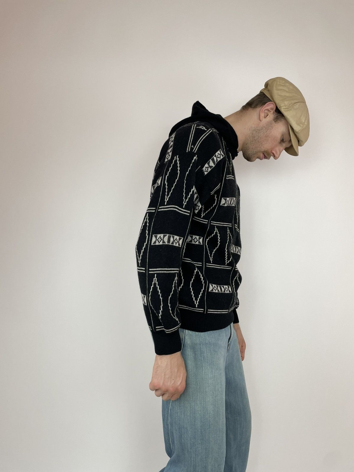 Vintage GIUNGO UOMO Vintage wool hooded sweater size 52 Size US L / EU 52-54 / 3 - 9 Thumbnail