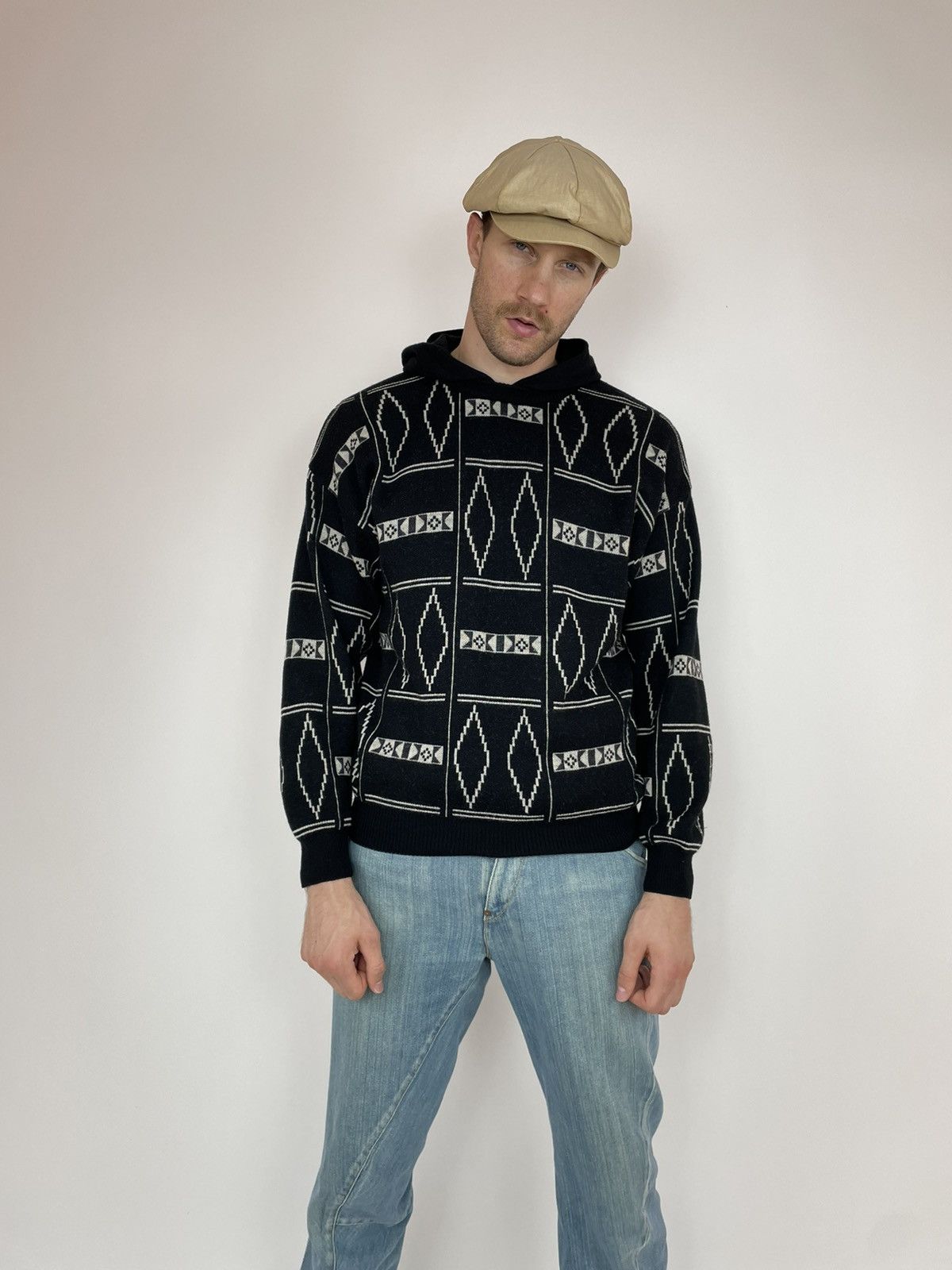 Vintage GIUNGO UOMO Vintage wool hooded sweater size 52 Size US L / EU 52-54 / 3 - 6 Thumbnail