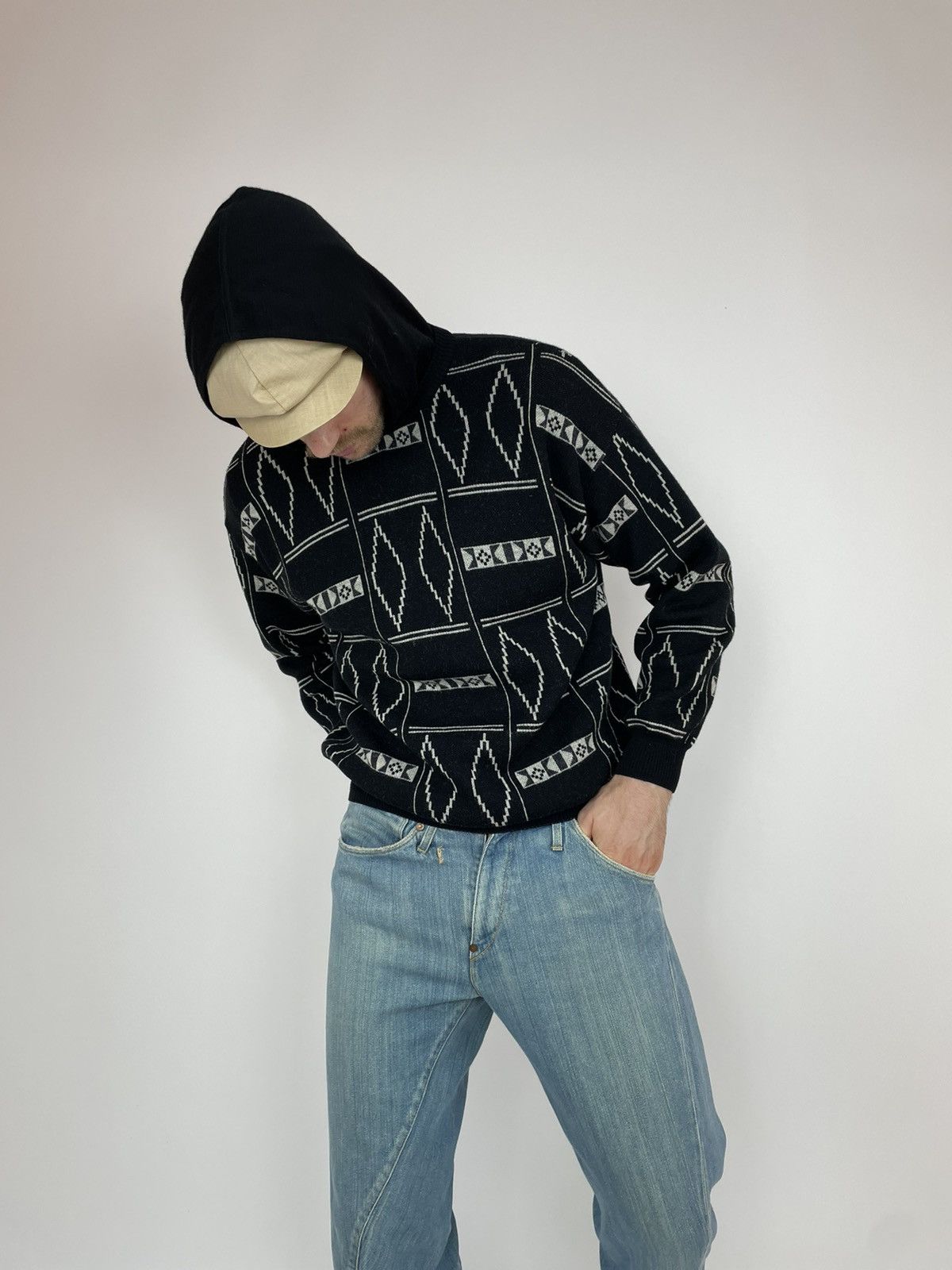 Vintage GIUNGO UOMO Vintage wool hooded sweater size 52 Size US L / EU 52-54 / 3 - 12 Thumbnail