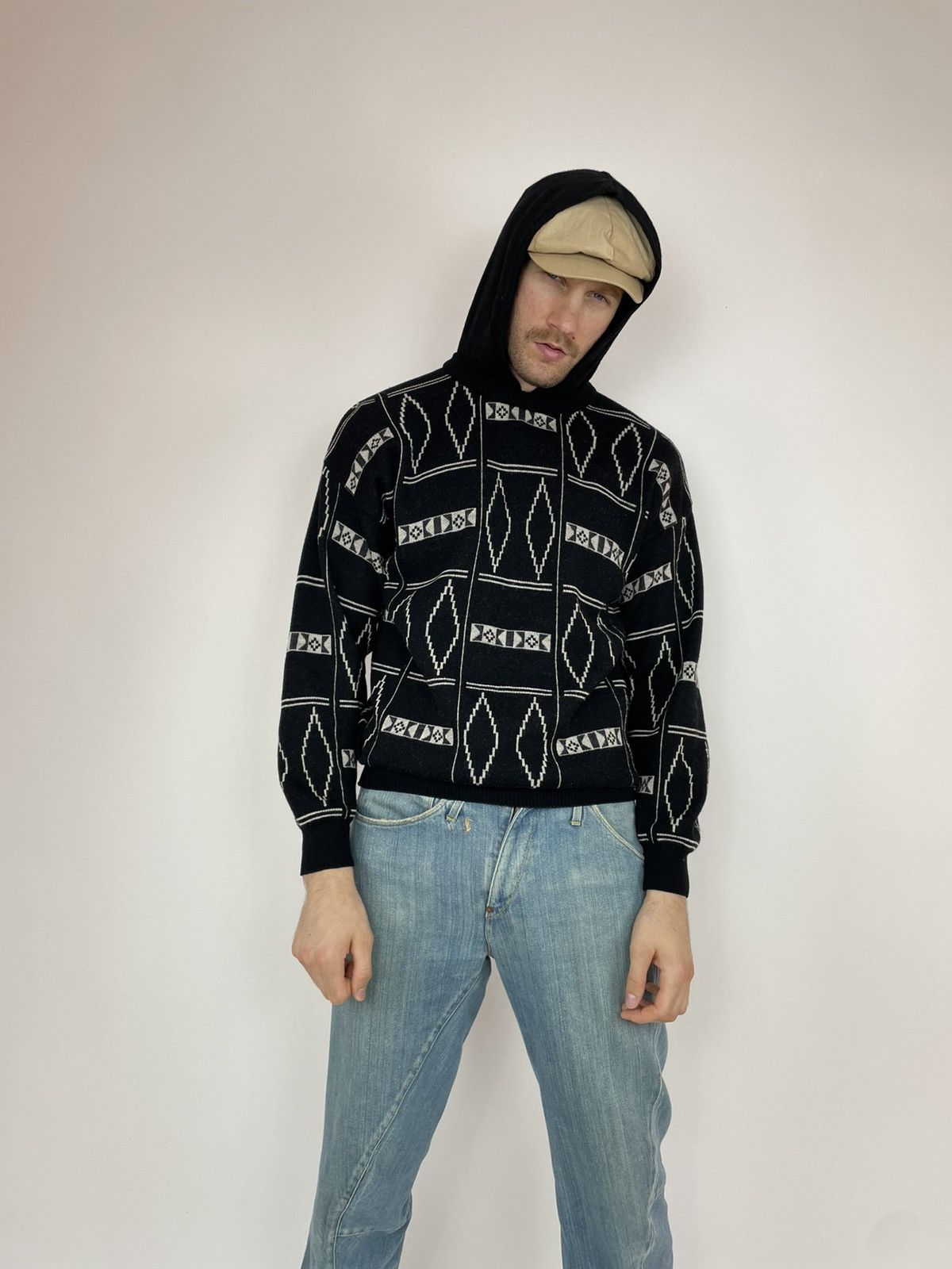 Vintage GIUNGO UOMO Vintage wool hooded sweater size 52 Size US L / EU 52-54 / 3 - 5 Thumbnail
