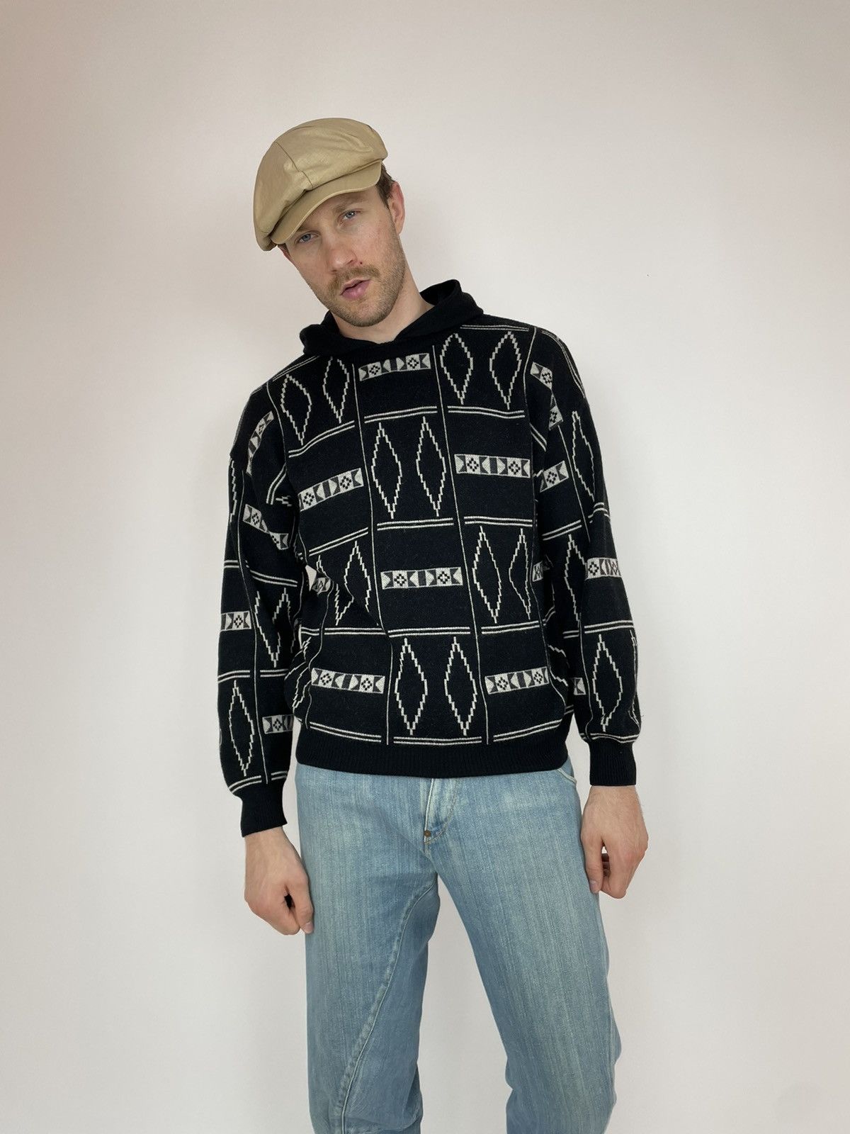 Vintage GIUNGO UOMO Vintage wool hooded sweater size 52 Size US L / EU 52-54 / 3 - 7 Thumbnail