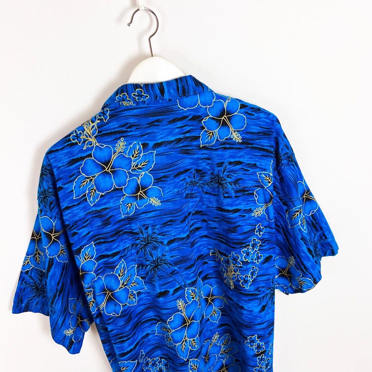 Vintage Vintage 90s Navy Flower Print Hawaiian button shirt size XXL Size US XXL / EU 58 / 5 - 2 Thumbnail