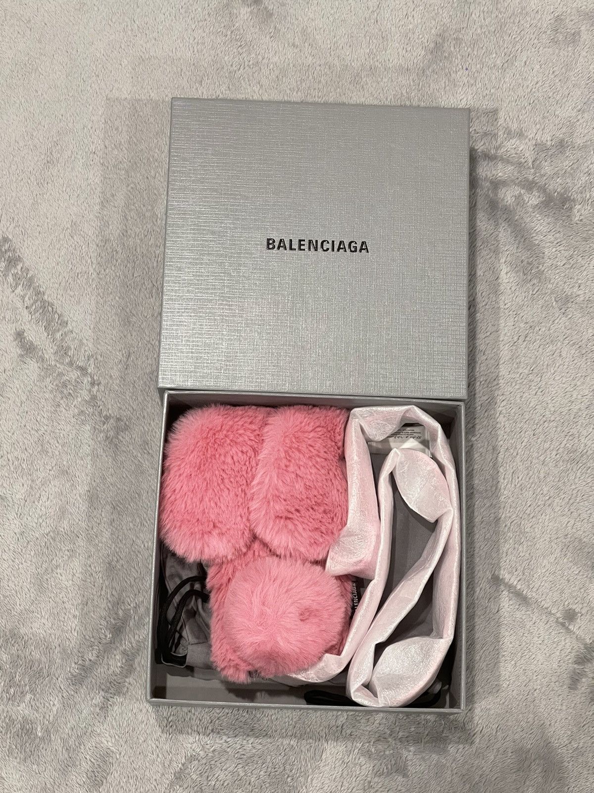 Balenciaga (RUNWAY!)Balenciaga 2021fw Fluffy Bunny iPhone 12 Case Size ONE SIZE - 2 Thumbnail