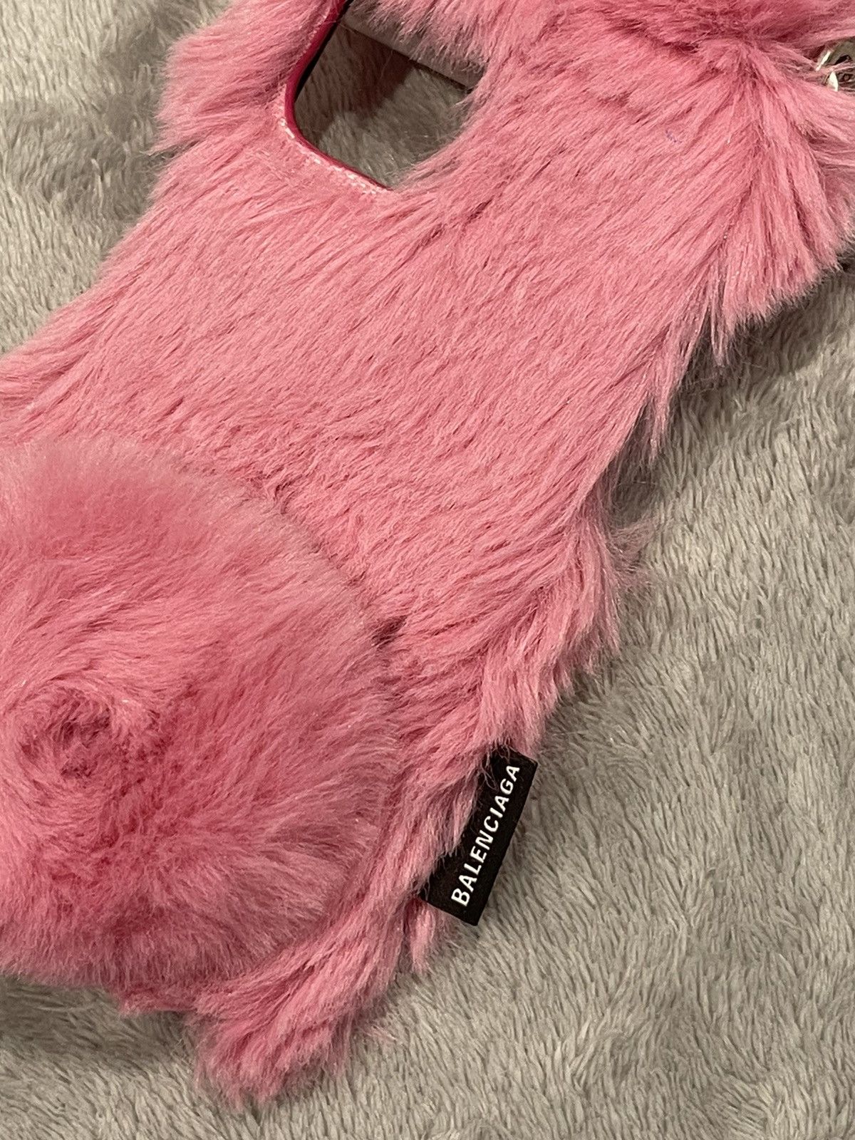 Balenciaga (RUNWAY!)Balenciaga 2021fw Fluffy Bunny iPhone 12 Case Size ONE SIZE - 4 Thumbnail