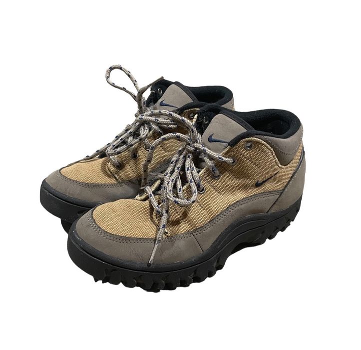 acg nike hiking boots