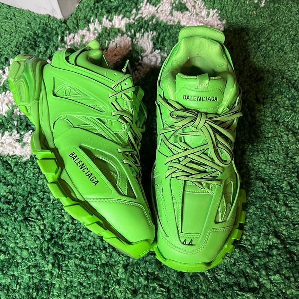 balenciaga green race runner
