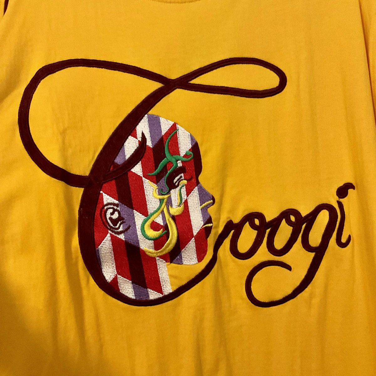 Coogi Vintage COOGI Embroidered Lady Face Yellow T-Shirt Size US L / EU 52-54 / 3 - 4 Thumbnail