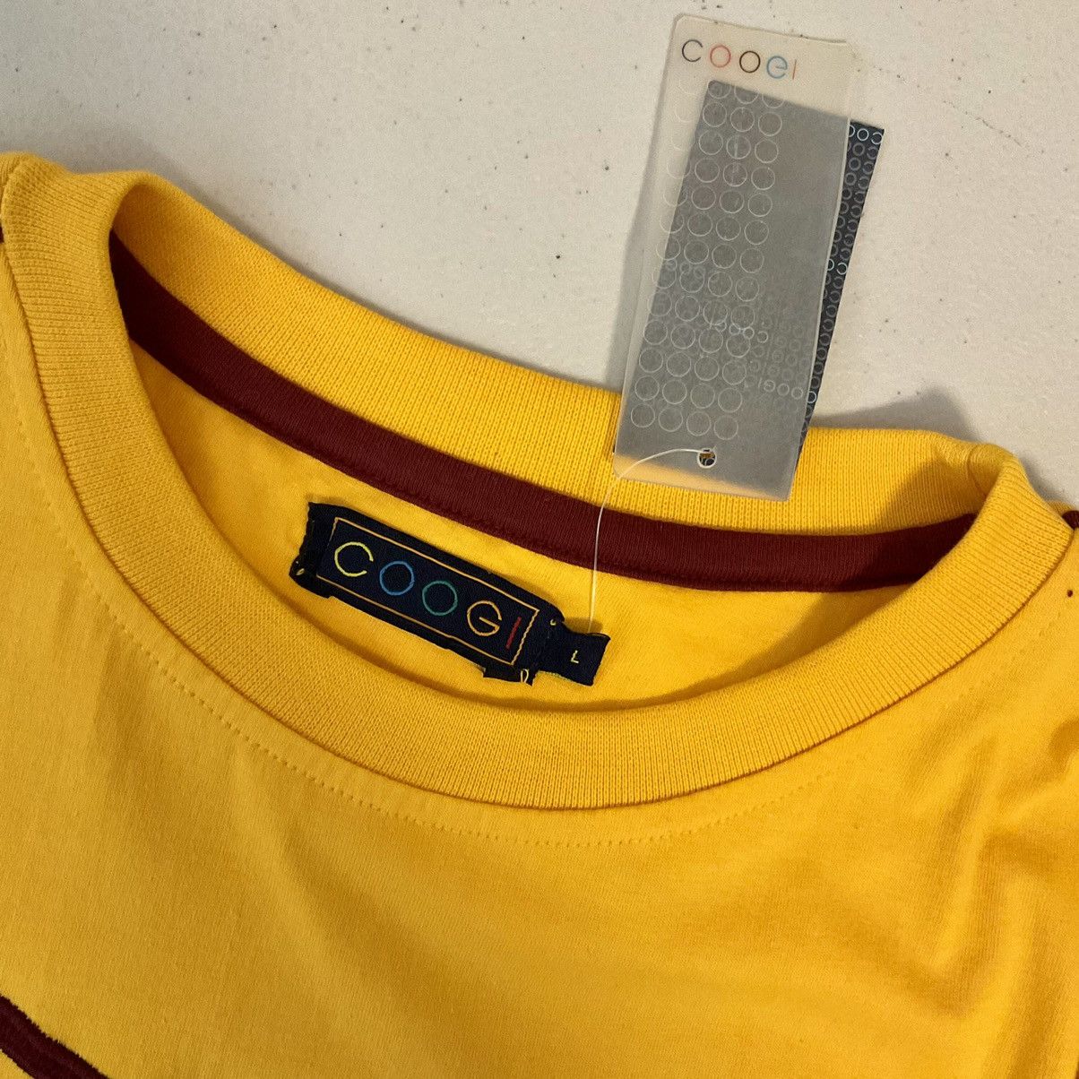 Coogi Vintage COOGI Embroidered Lady Face Yellow T-Shirt Size US L / EU 52-54 / 3 - 11 Thumbnail