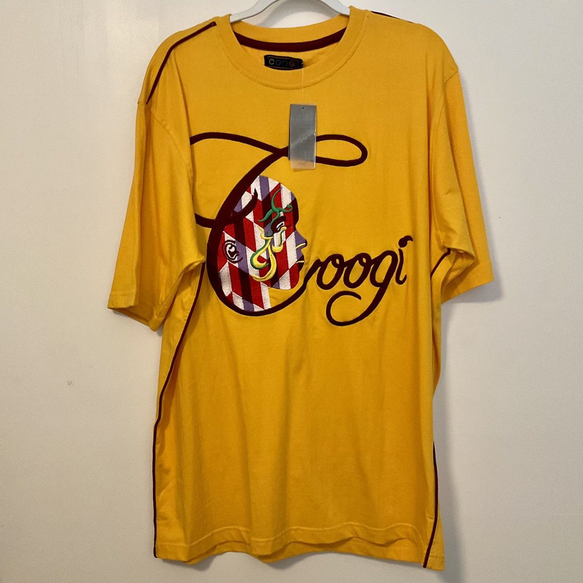 Coogi Vintage COOGI Embroidered Lady Face Yellow T-Shirt Size US L / EU 52-54 / 3 - 1 Thumbnail