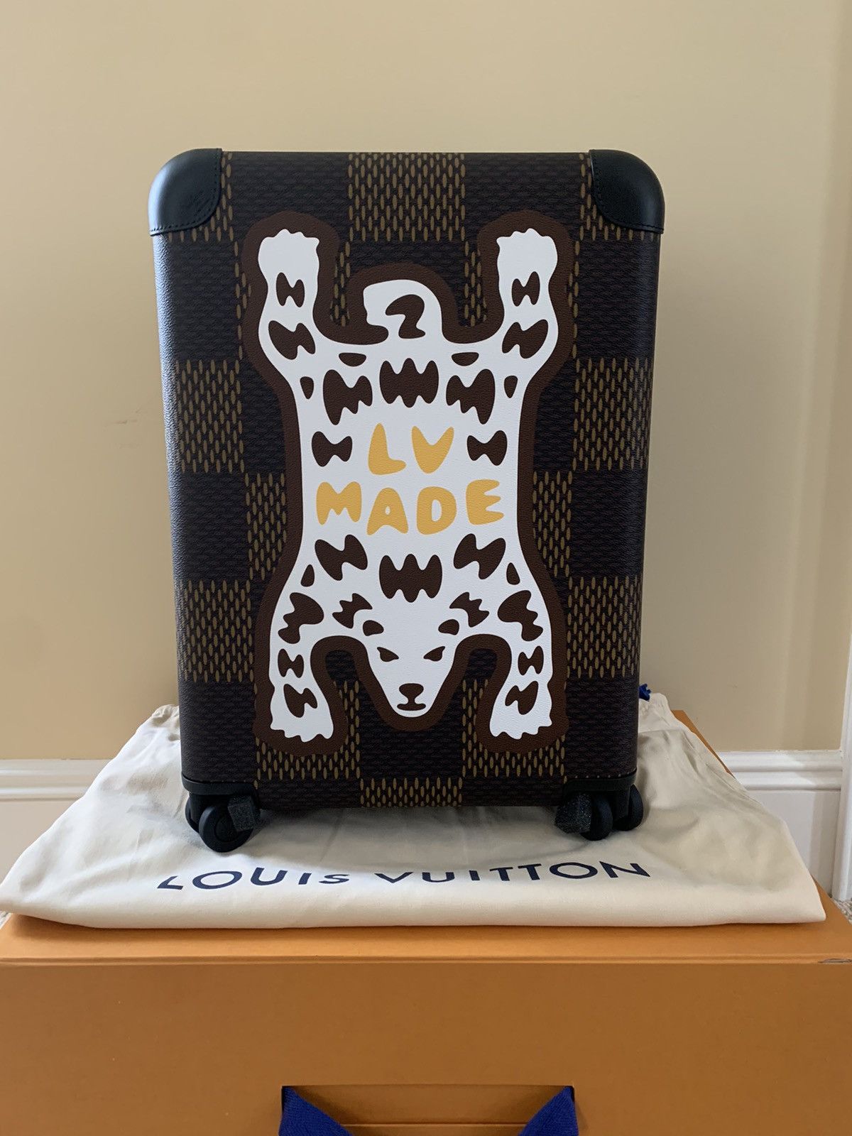 Louis Vuitton × Nigo Louis Vuitton Nigo Horizon Roller Suitcase Size ONE SIZE - 1 Thumbnail