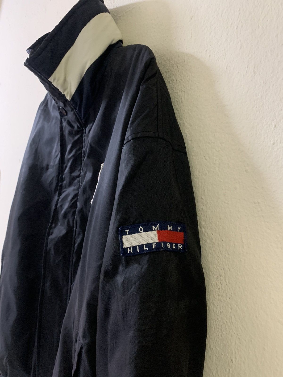 Tommy Hilfiger Tommy Hilfiger Big Logo Jacket Size US XL / EU 56 / 4 - 5 Thumbnail
