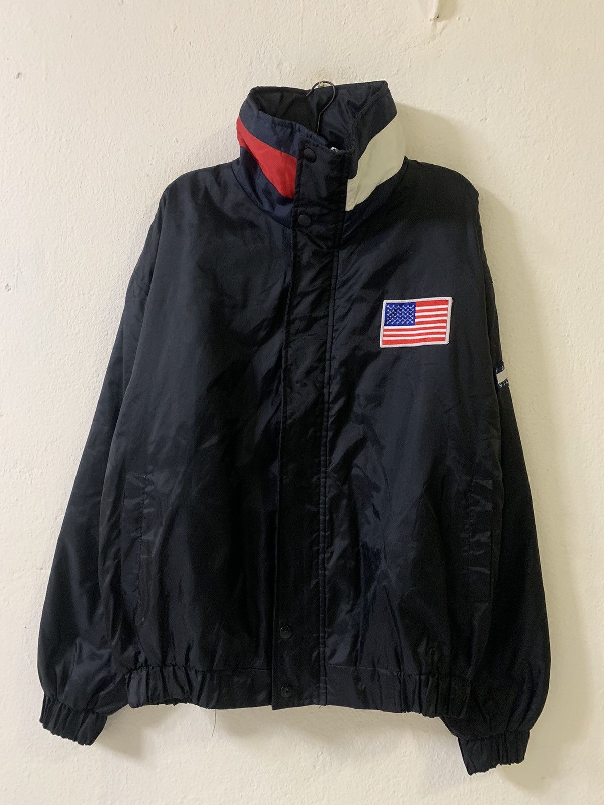Tommy Hilfiger Tommy Hilfiger Big Logo Jacket Size US XL / EU 56 / 4 - 1 Thumbnail