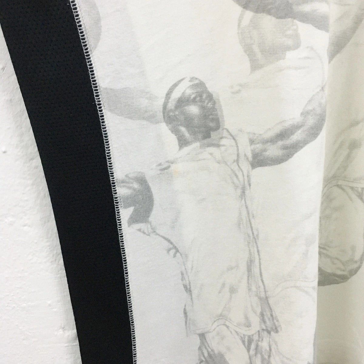 NBA Rare LeBron James Spellout Embroidery Big Printed Tee Size US XL / EU 56 / 4 - 8 Thumbnail