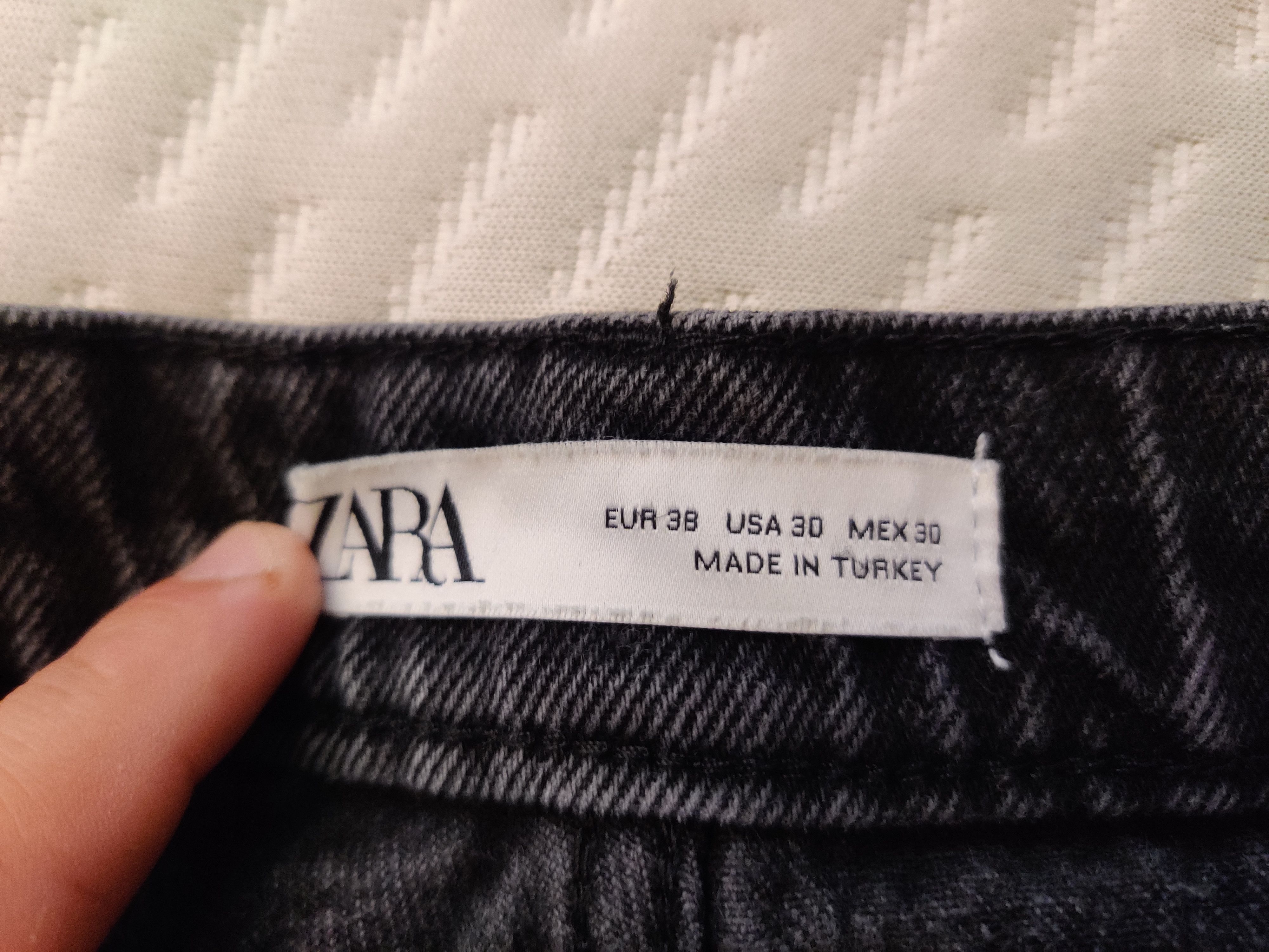 Zara Zara black wash cropped denim pants Size US 30 / EU 46 - 5 Thumbnail