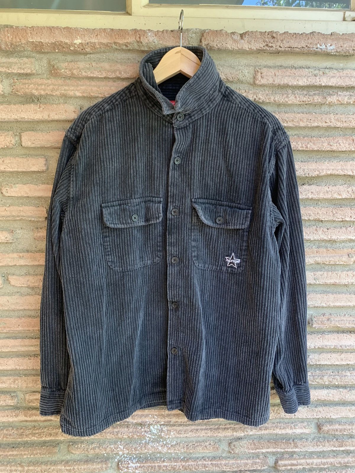 SUPREME GREY LARGE GREY STAR BUTTON UP
