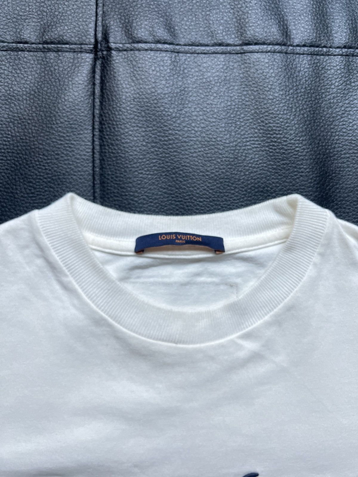 228 LV Paris France Pont Neuf 2018 Tee from Cola + Comparison to