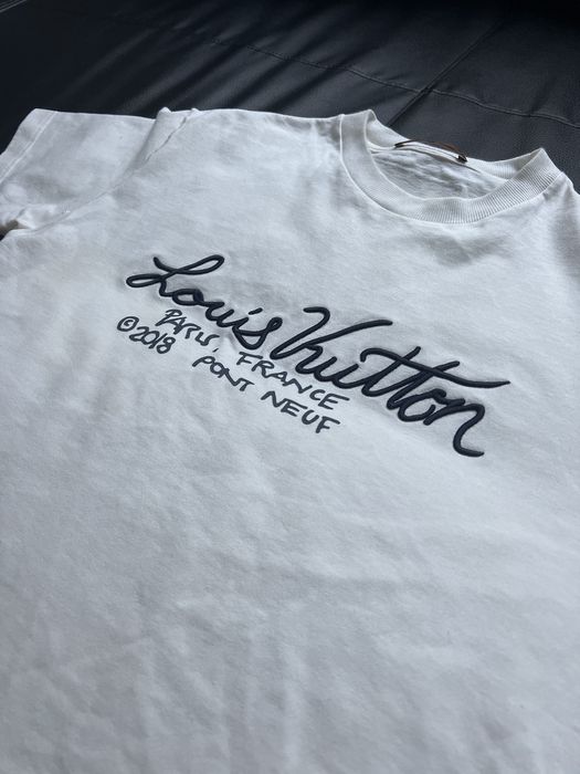 228 LV Paris France Pont Neuf 2018 Tee from Cola + Comparison to