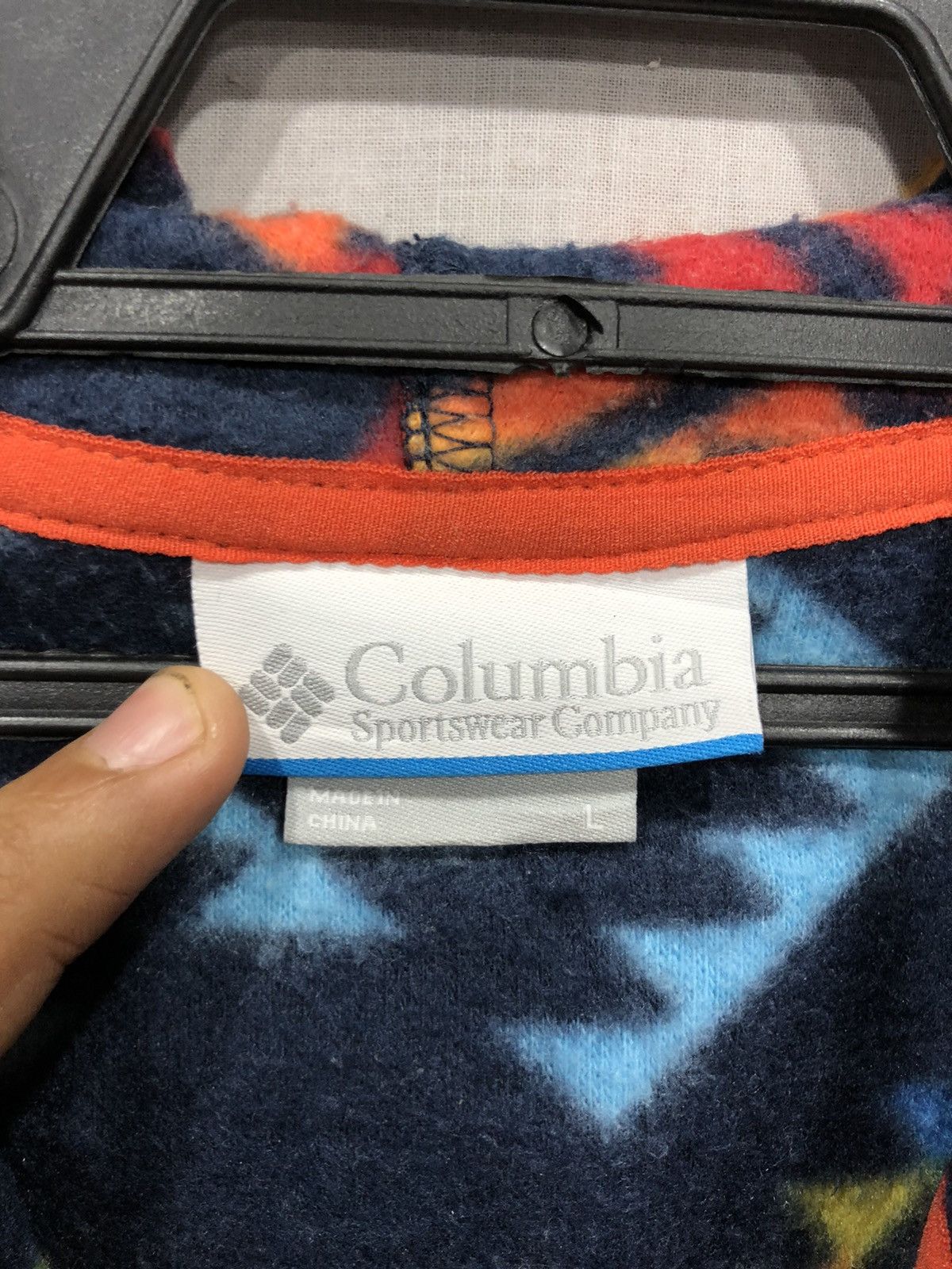 Columbia × Vintage COLUMBIA HOODIE !! NATIVE DESIGN 🔥 Size US L / EU 52-54 / 3 - 5 Thumbnail