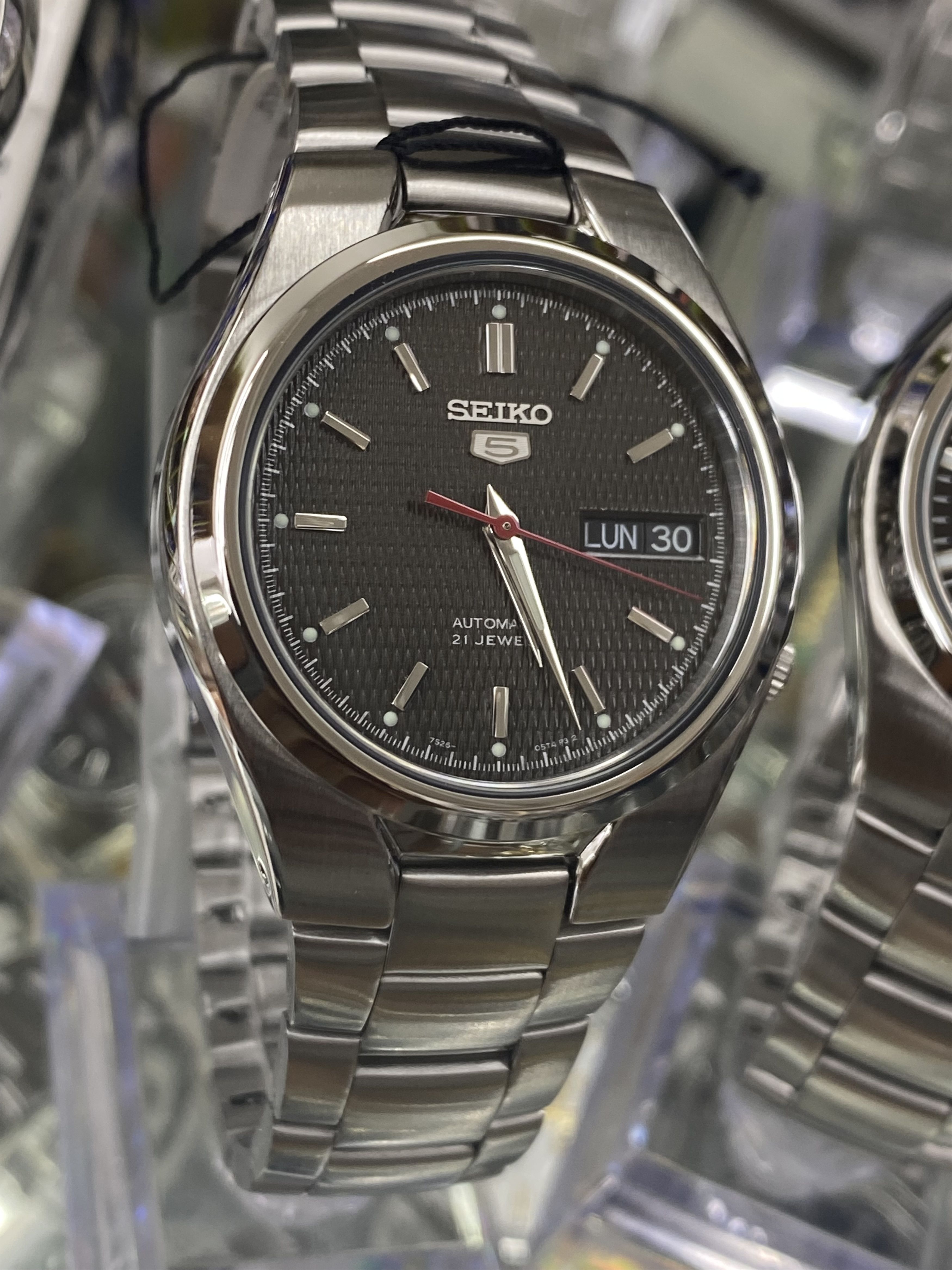 SEIKO Automatic Movement Men Size 38mm Diameter