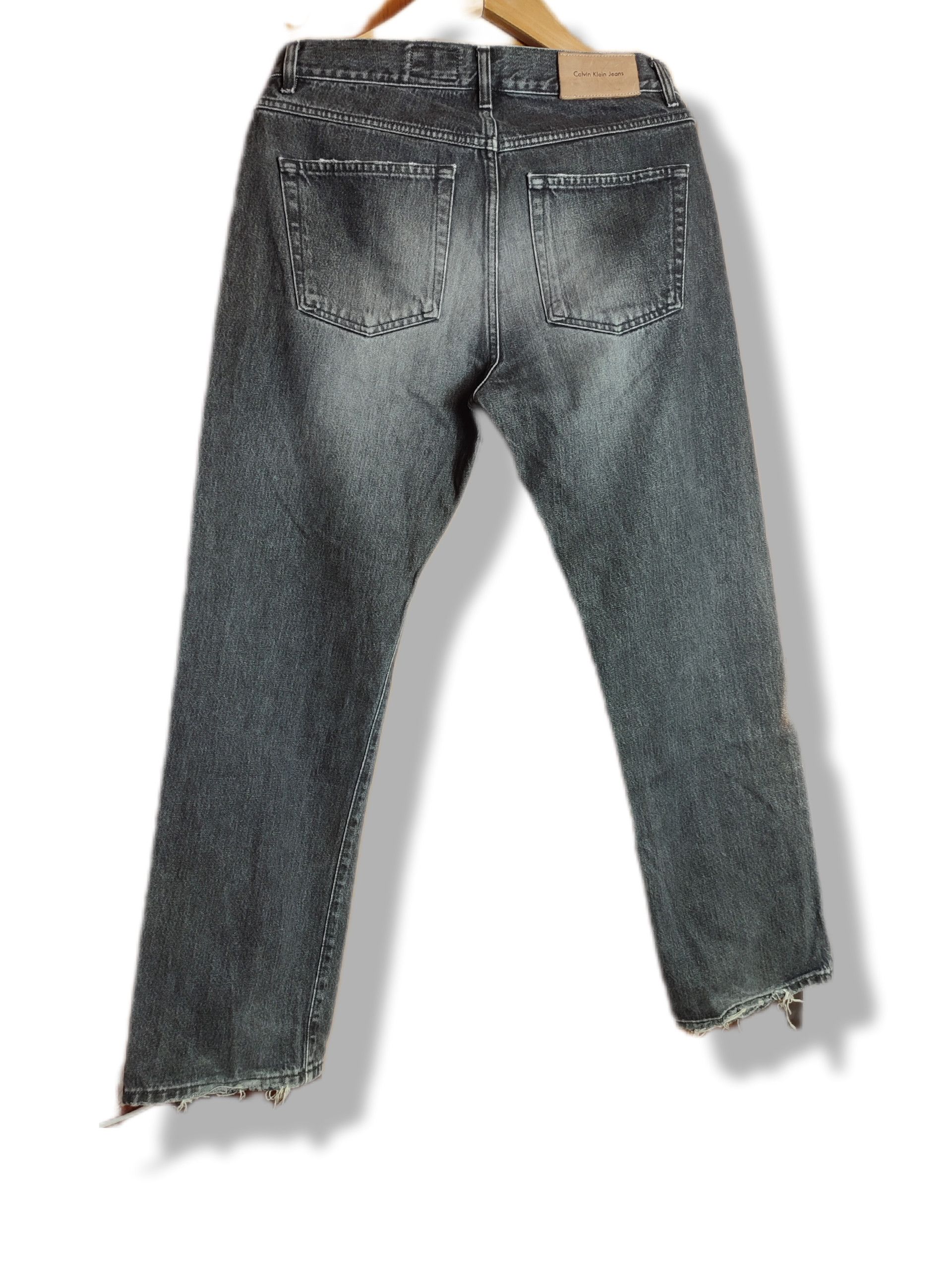 Calvin Klein Calvin Klein vintage distressed jeans Size US 32 / EU 48 - 2 Thumbnail