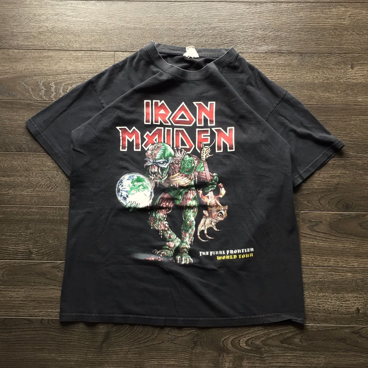 Band Tees × Iron Maiden × Vintage Vintage Iron Maiden The Final Frontier Tour T Shirt Size US L / EU 52-54 / 3 - 1 Thumbnail