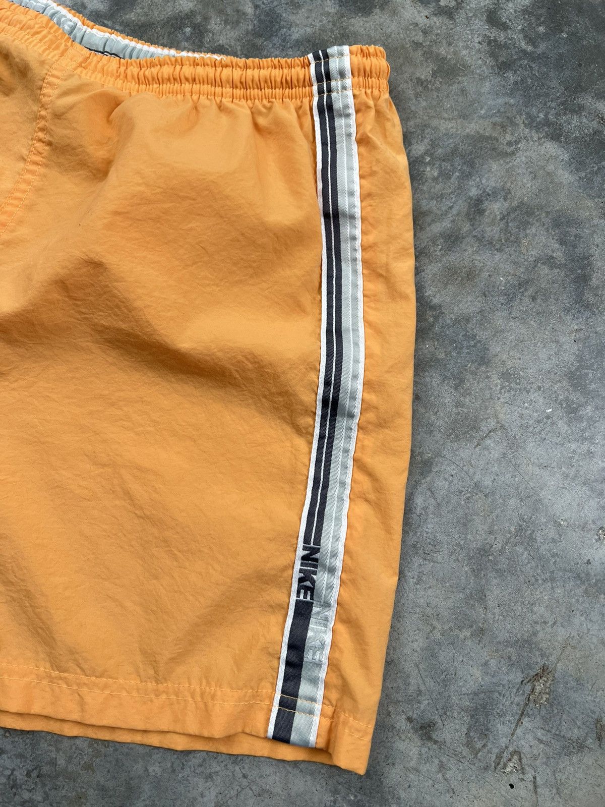 Nike Vintage Nike Silver Tag Orange + Grey Track Shorts Medium ❄️ Size US 32 / EU 48 - 4 Thumbnail