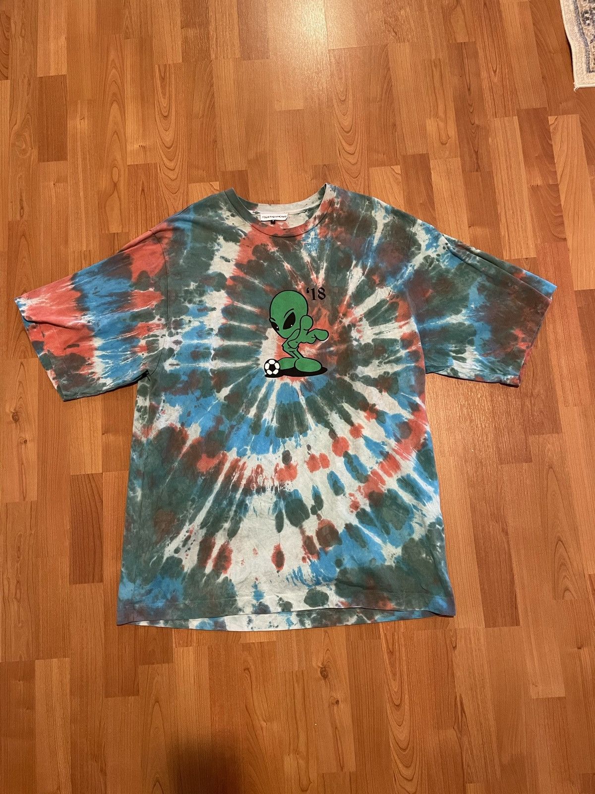 Gosha Rubchinskiy tie dye high quality alien oversized tshirt size small supreme