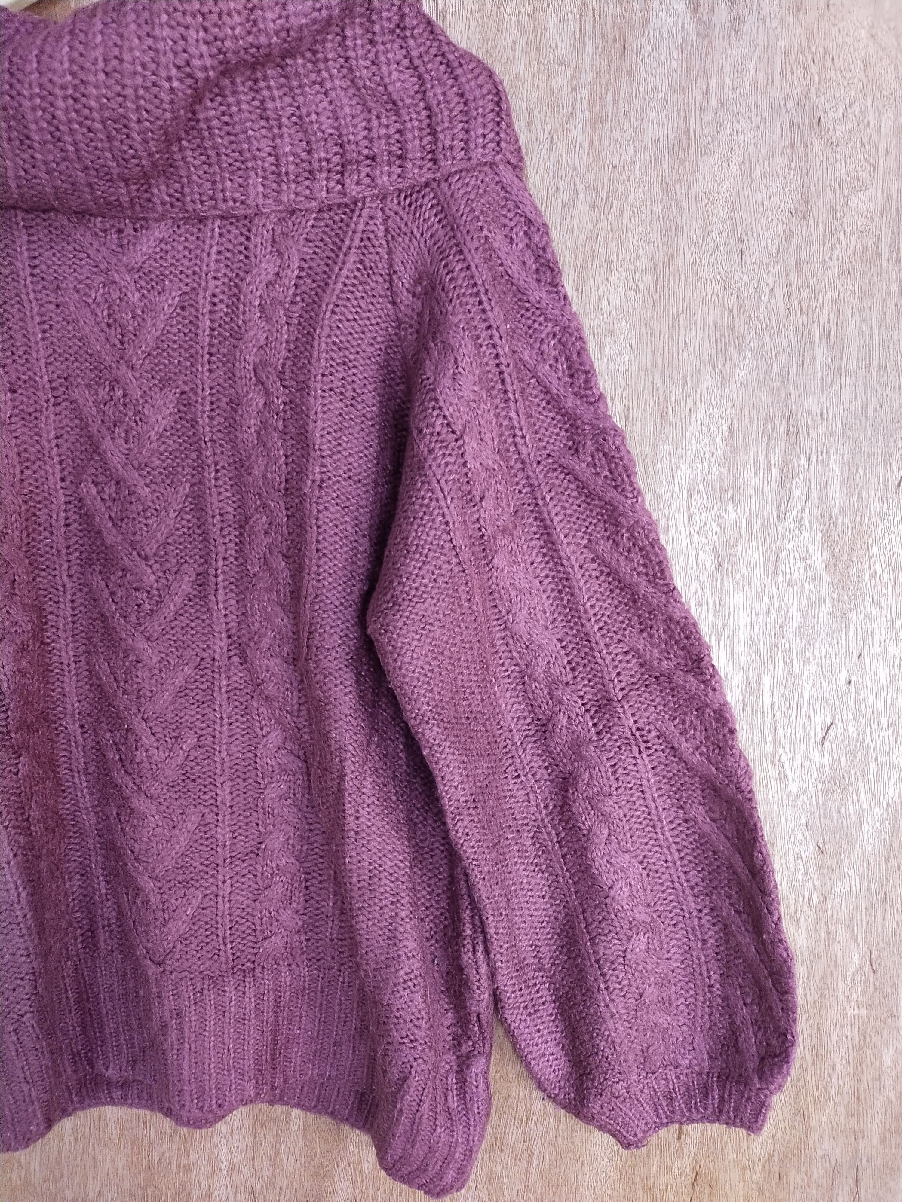 Aran Isles Knitwear Nice Claup maroon aran isle cable knitwear # H179 Size US M / EU 48-50 / 2 - 5 Thumbnail