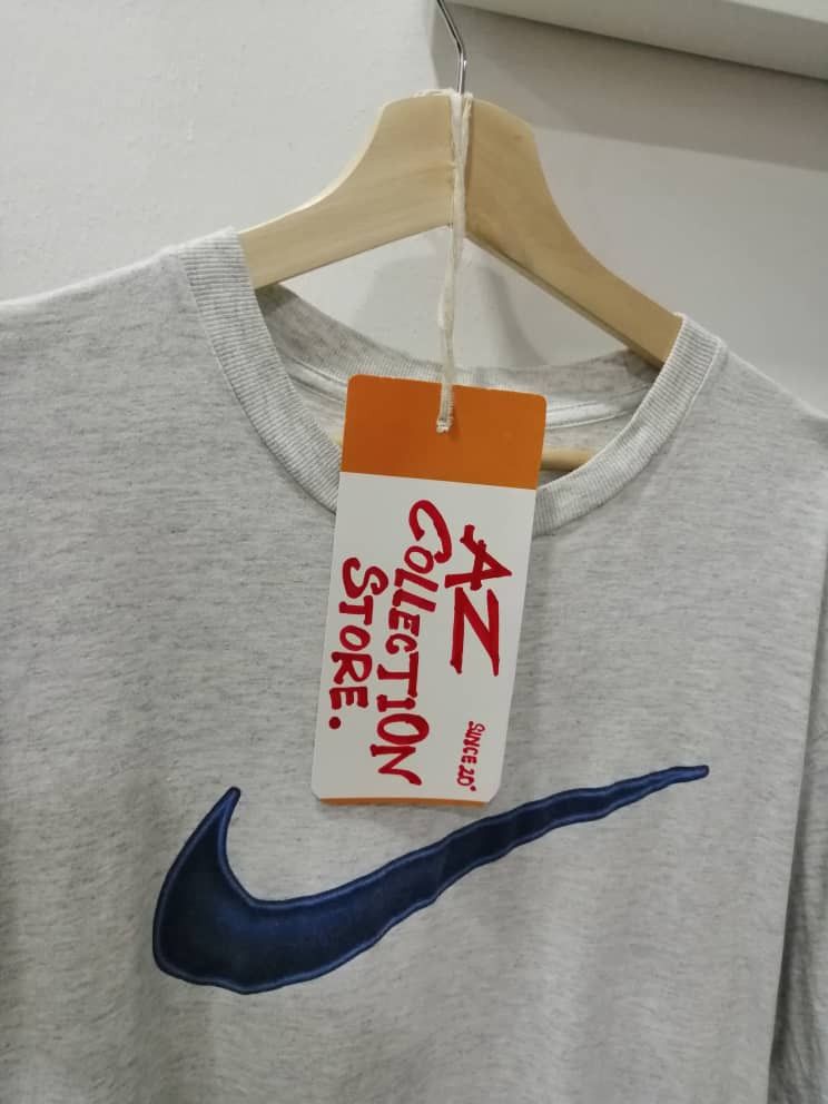 Nike Vintage 90s Nike Big Center Swoosh Tees Size US L / EU 52-54 / 3 - 7 Thumbnail