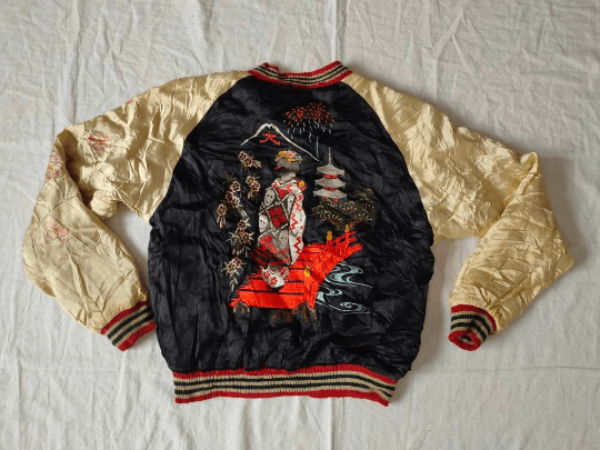 Japanese Brand Vintage Sukajan Cropped Head Reversible Embroider Geisha Size US S / EU 44-46 / 1 - 1 Thumbnail