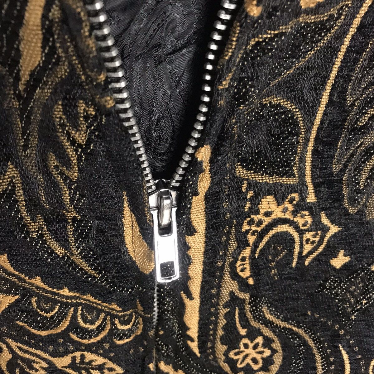 Japanese Brand Unseld full pairsley embroidered hooded zip up jacket Size US M / EU 48-50 / 2 - 3 Thumbnail
