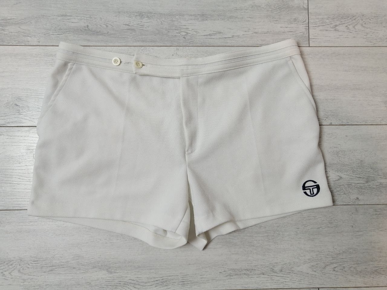 Sergio Tacchini 80s Vintage Sergio Tacchini Tenis Shorts Made in Italy Size US 38 / EU 54 - 1 Thumbnail