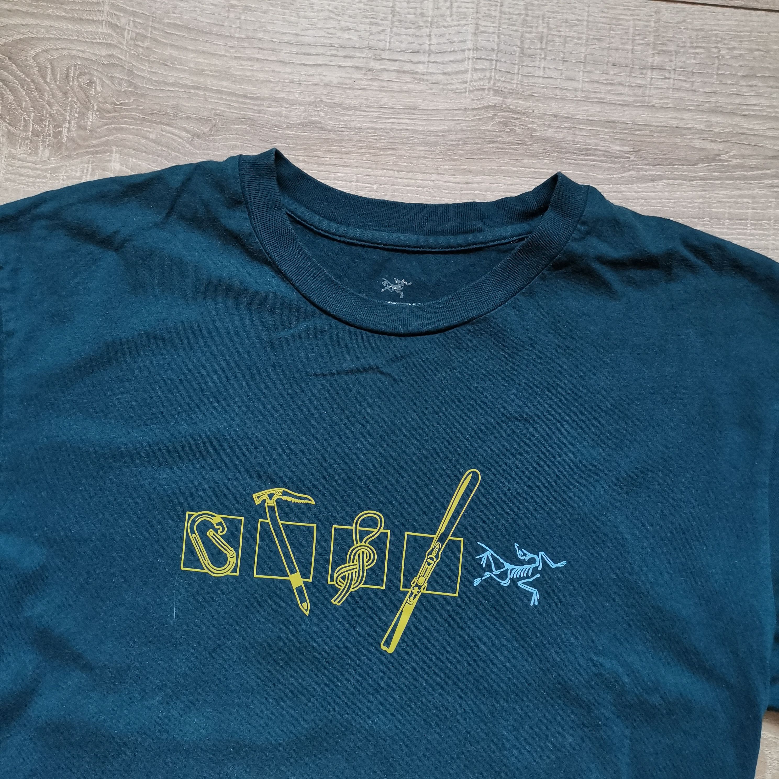 Arc'teryx Arcteryx green big logo t-shirt Size US L / EU 52-54 / 3 - 5 Thumbnail