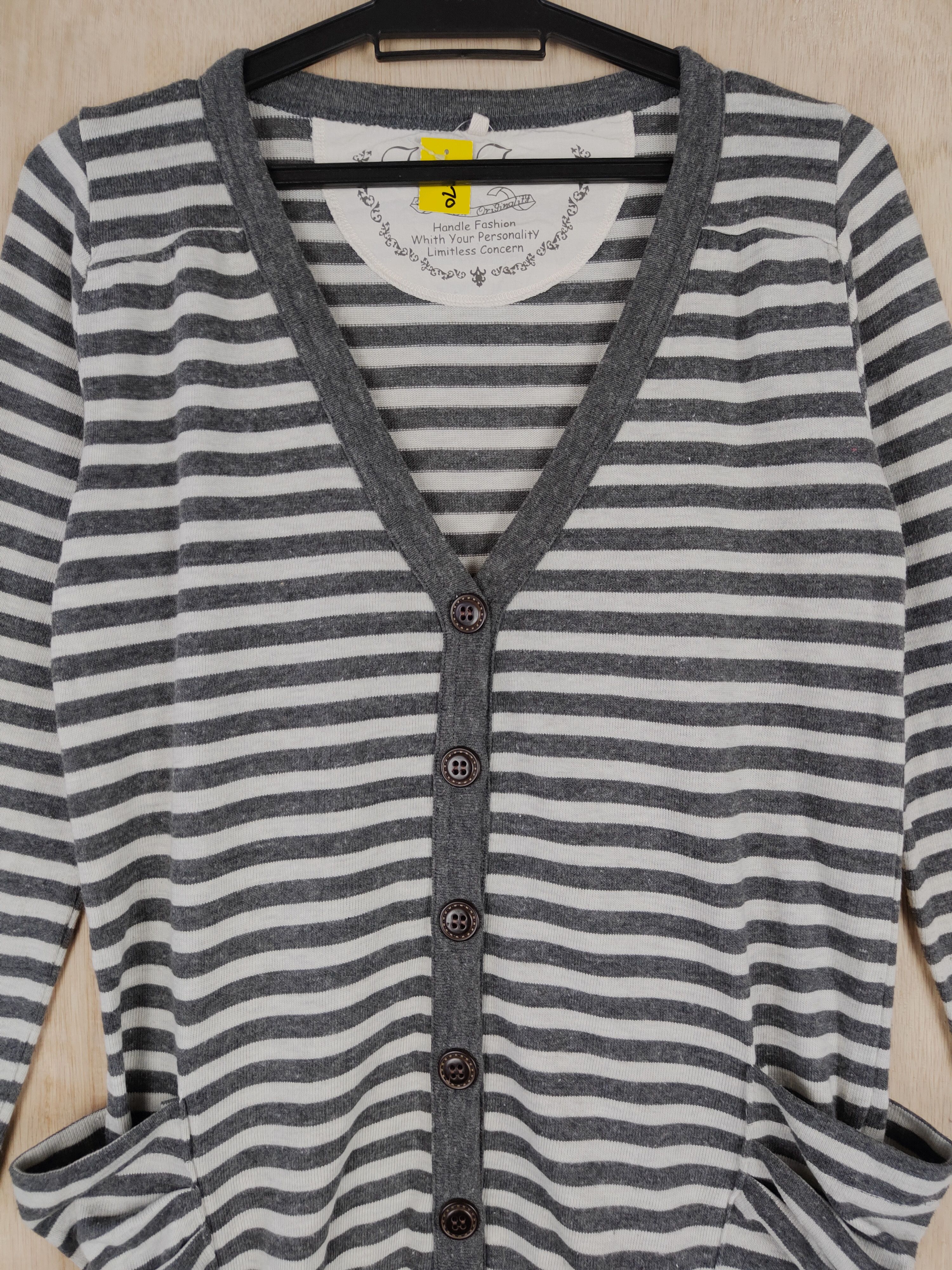 Japanese Brand × OVER THE STRiPES Find Favor Gray stripe like cobain cardigan Sweater #4270 Size M / US 6-8 / IT 42-44 - 2 Thumbnail