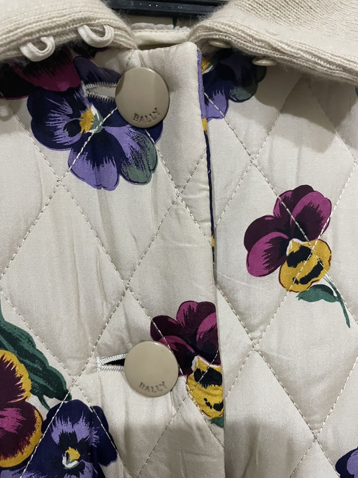 Bally × Vintage Grail💥 Vintage 90s Bally Quilted Floral Cashmere Jacket Size L / US 10 / IT 46 - 11 Thumbnail