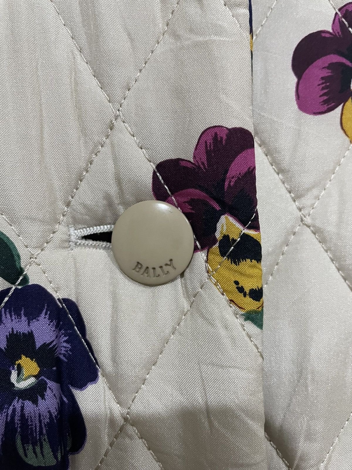 Bally × Vintage Grail💥 Vintage 90s Bally Quilted Floral Cashmere Jacket Size L / US 10 / IT 46 - 10 Thumbnail