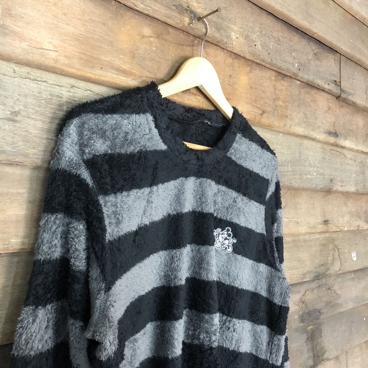 Disney Uniqlo X Mickey Disney Shag Shaggy fleece Fur Knitwear #7026 Size M / US 6-8 / IT 42-44 - 6 Thumbnail