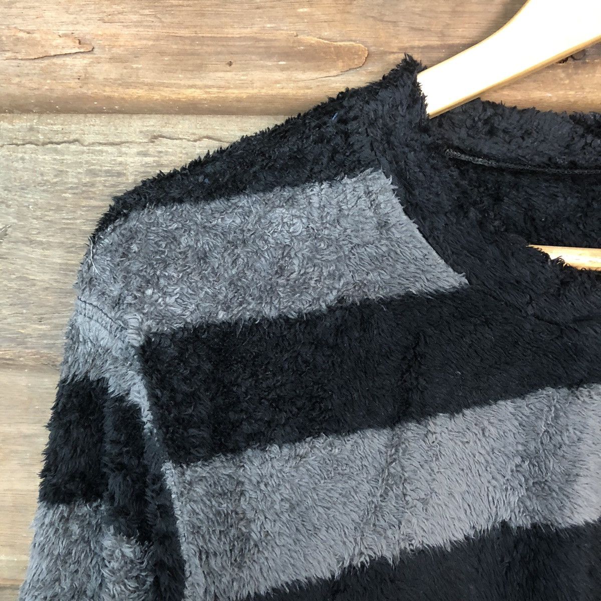 Disney Uniqlo X Mickey Disney Shag Shaggy fleece Fur Knitwear #7026 Size M / US 6-8 / IT 42-44 - 7 Thumbnail